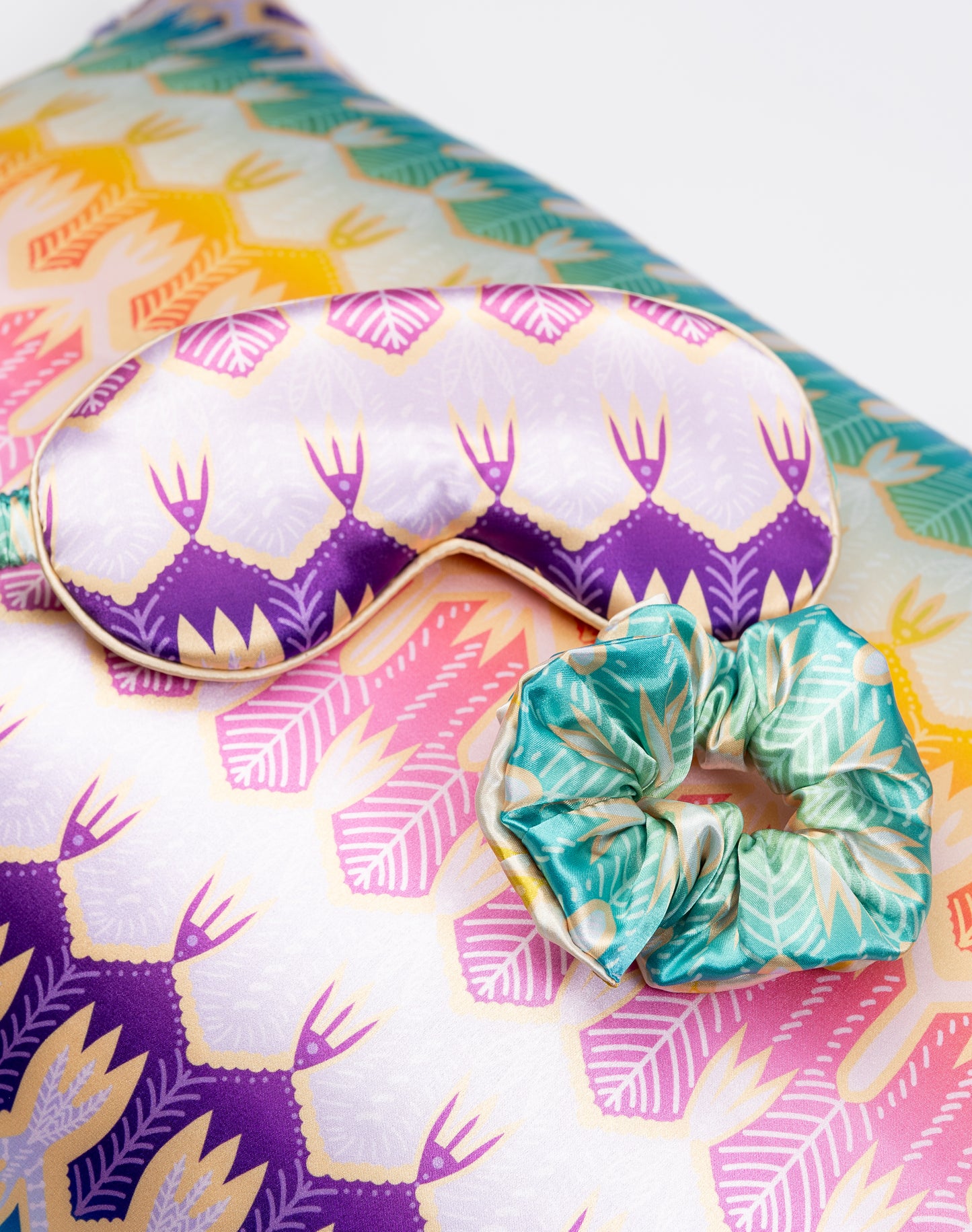 Cozy Club, Palm Royale